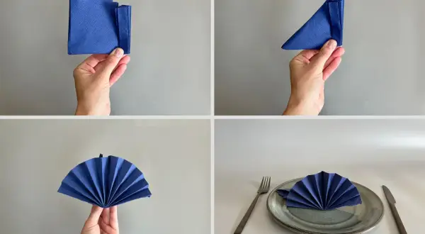 Étapes pour un pliage serviette éventail : une main tient une serviette bleue pliée, puis en triangle, puis ouverte en éventail, prête pour la table.